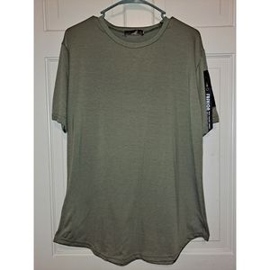 Green athletic top with sleeve pocket size Medium shirt